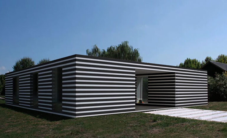 Lined House by Altro_studio